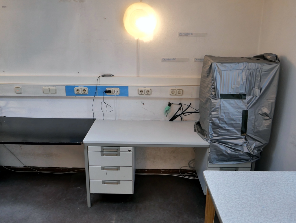 DL0TUD: Geräumtes Shack